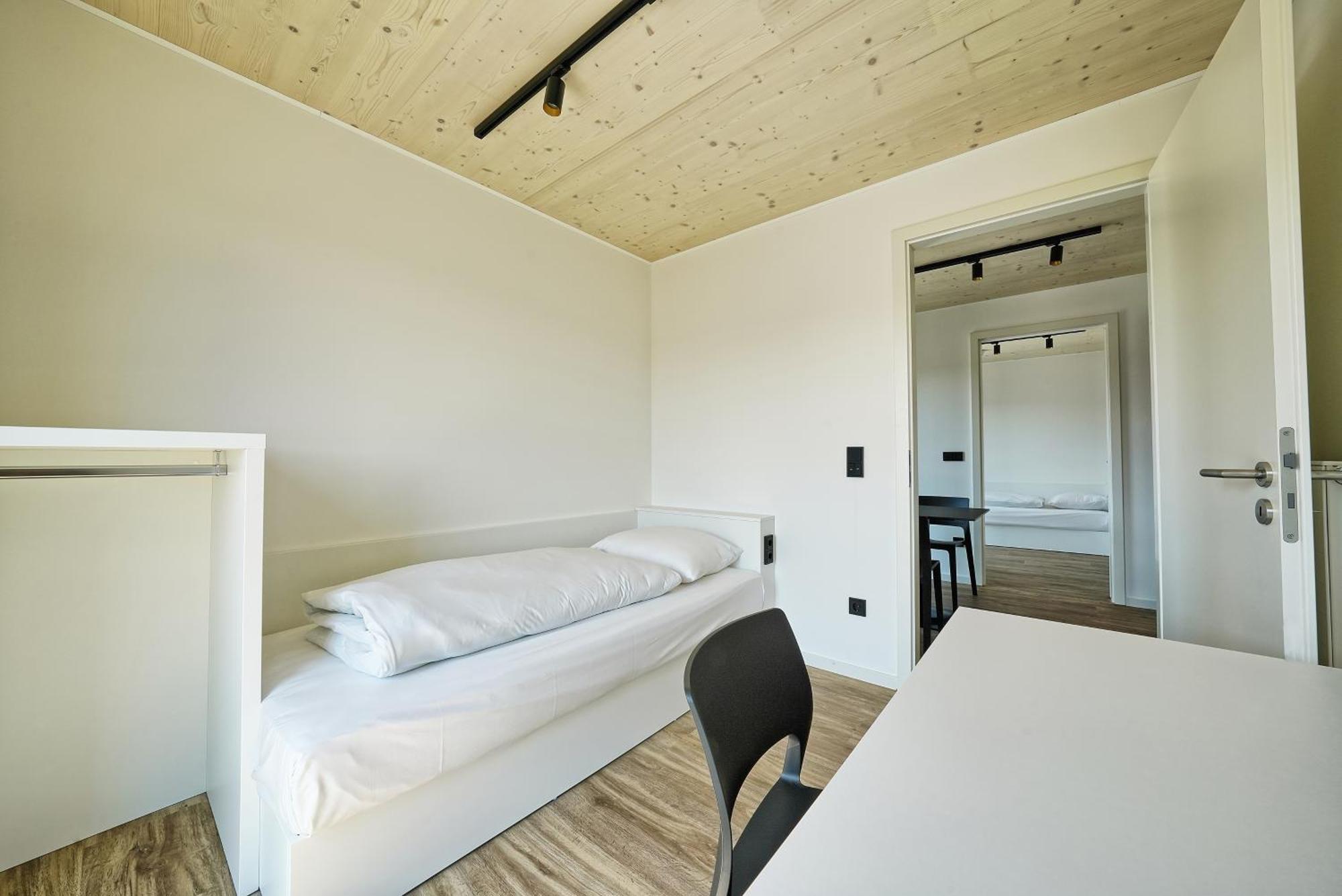 Апарт отель Timber One Boardinghouse Дорфен Экстерьер фото